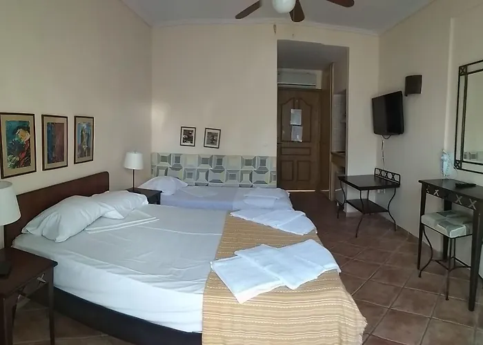 Ξενοδοχείο με διαμερίσματα Ammon Garden 3*